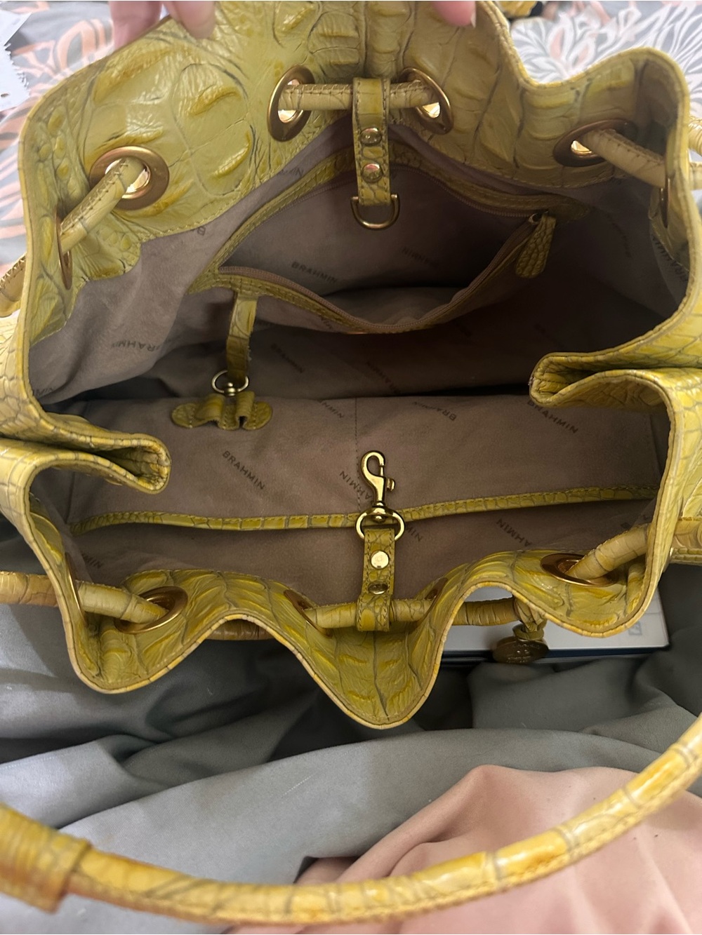 Brahmin Yellow Croc-Embossed Drawstring Hobo- EUC. Vintage - Picture 2 of 11